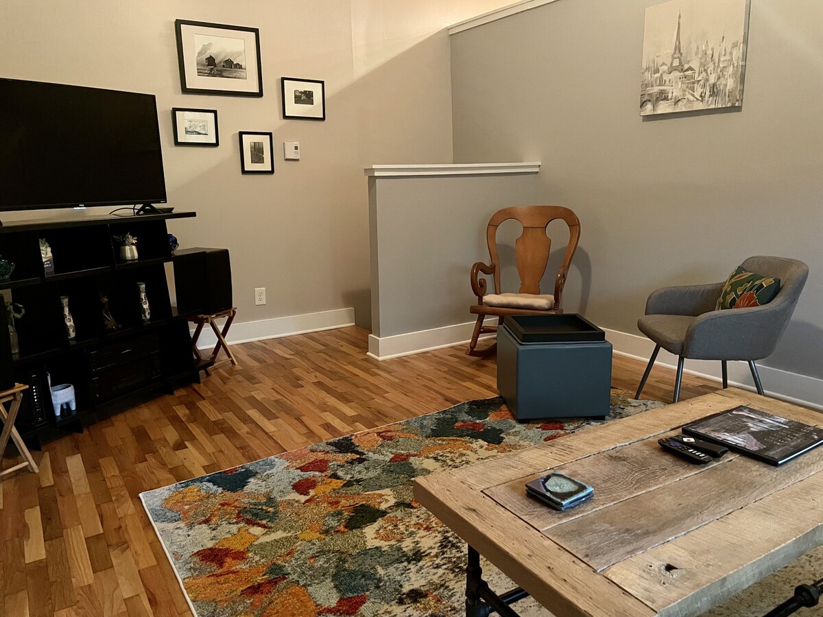 Beautiful & Secluded 3BR, 1 bath with full kitchen serving Ann Arbor & Ypsilanti