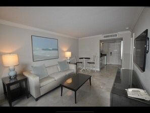 high-quality dinning table & chairs.Most condos don’t provide any table & chairs