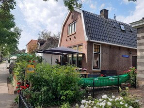 Außenseite Ferienhaus [Sommer]