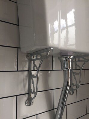 Hand-held showerhead