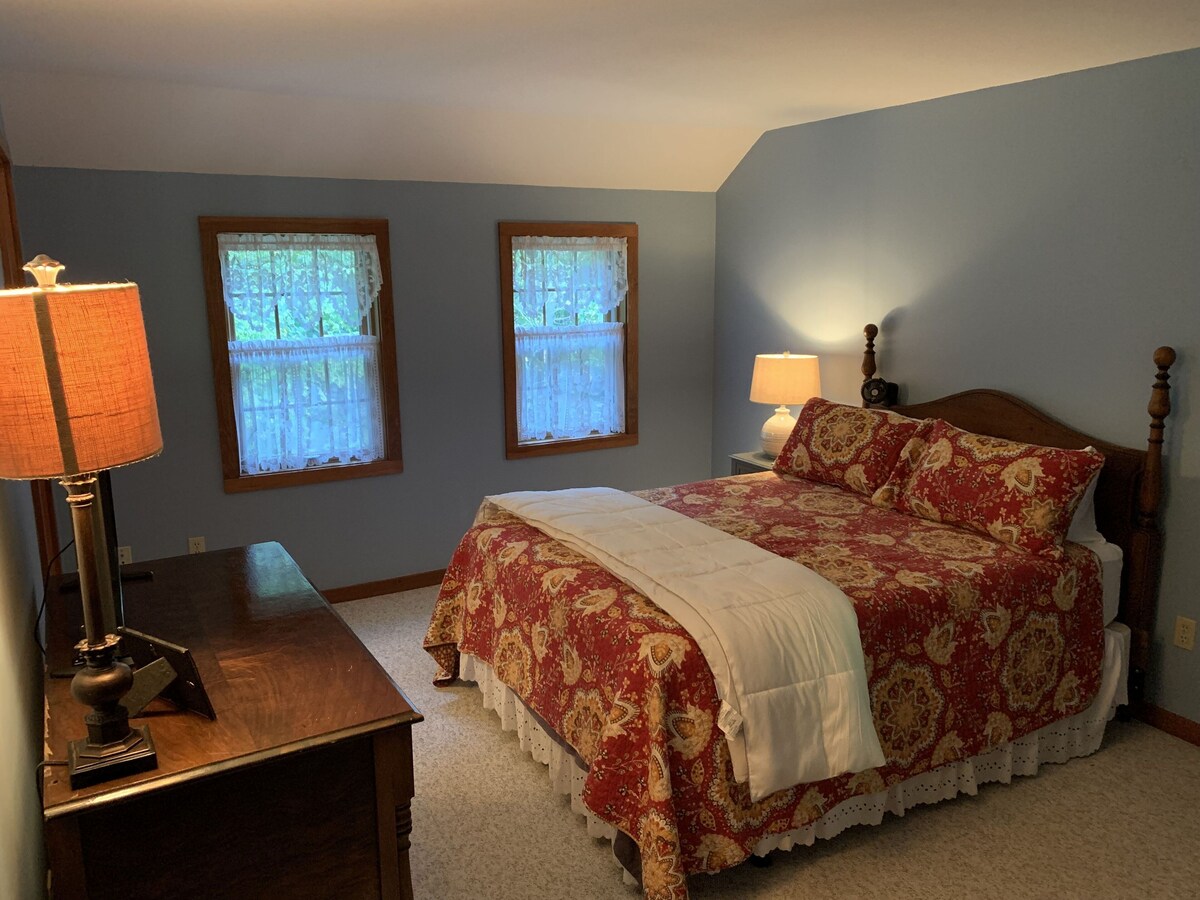 Modern private home 30 acres w/ pool, river, billiards, & near 4 ski mtns