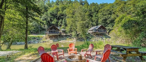 Gather around the firepit by the river for an unforgettable evening. Roast marshmallows, share stories, and enjoy the crackling fire under the stars.