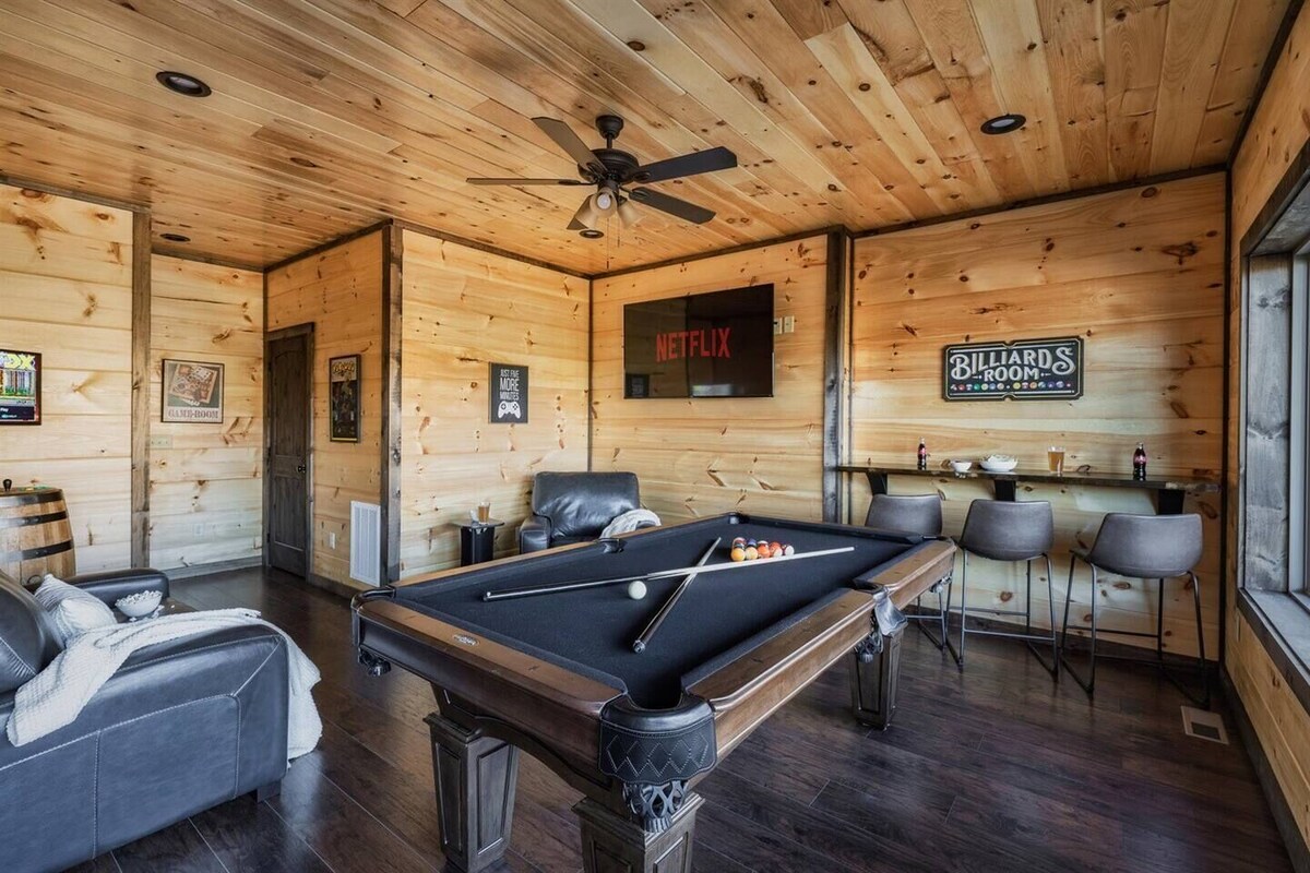 3 King Suites | 3 mi to Gburg | HotTub | Game Room