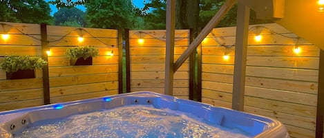 Luxury hot tub perfect for soaking after enjoying wineries, Lake Erie or Sprire