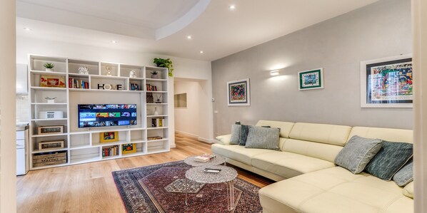 the living room, SMART TV, WI-FI