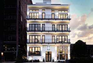 121 Hotel