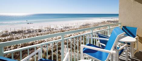 Balcony - Plenty of seating for the whole family