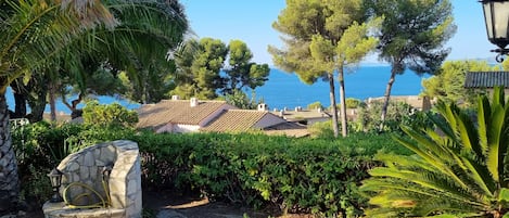 jardin méditerranéen vue mer