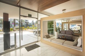 Sala de estar en el lobby