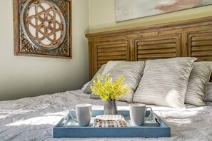 Spend a leisurely morning in the kingsized bed with breakfast and coffee.