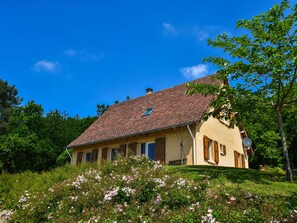 Außenseite Ferienhaus [Sommer]