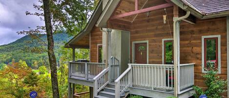 Franklin Vacation Rental | Studio | 1BA | 10 Steps Required | 500 Sq Ft