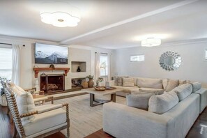 Breathe easy in this huge inviting living room!