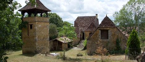 Ansicht ganzes Anwesen, Blick von Osten