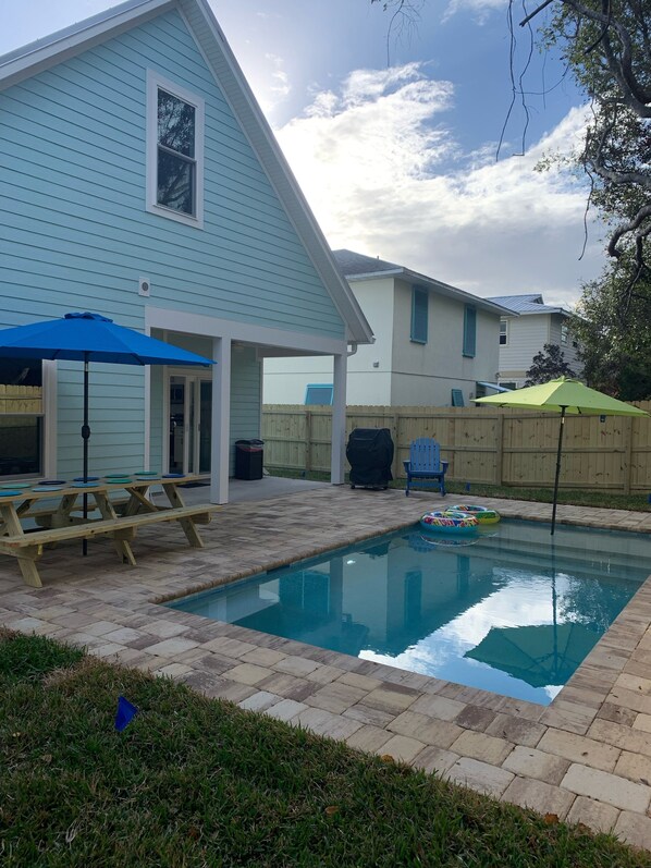 Very Private pool with BBQ