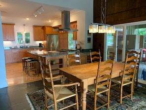 Gourmet kitchen