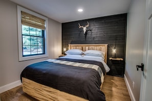 Primary bedroom on the main floor with Queen bed
