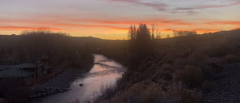 Breathtaking sunset views along the Wind River