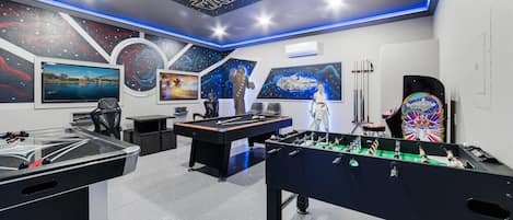 Star Wars themed game room