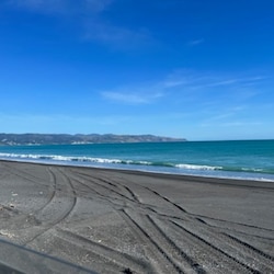 The beach - 7-10min walk from the Bach