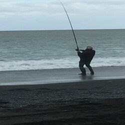 Spot of Fishing - 5 minute drive to the beach