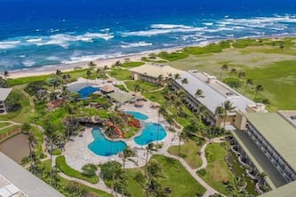 4 Star Oceanfront Property, Kauai Beach Resort, 4 Pools, Restaurants on Site