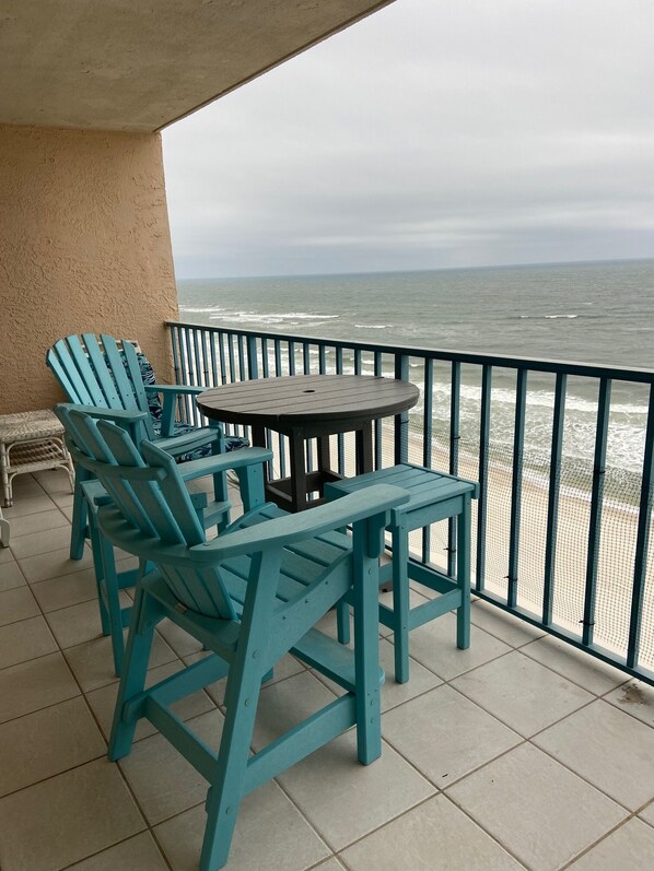 Upscale balcony furniture overlooking the gorgeous Gulf of Mexico.  NO SMOKING.