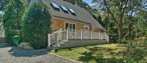 Oak Bluffs Vacation Rental | 3BR | 2.5BA | 2 Stories | Stairs Required