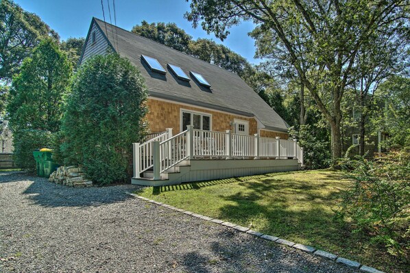 Oak Bluffs Vacation Rental | 3BR | 2.5BA | 2 Stories | Stairs Required