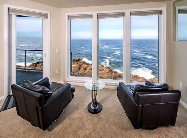 Captains Cove, Sit Oceanfront and Whale Watch
