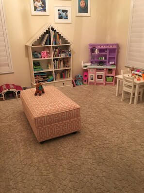Playroom/Den and location of pull out couch.