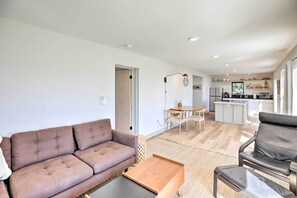 Living Area | Open Floor Plan