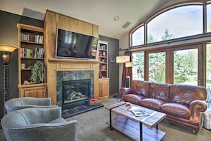 Main Living Space | 3,063 Sq Ft | Fireplace | Smart TV