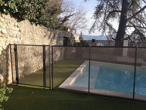 Possibilité d'installation de barrière piscine (à la demande si jeunes enfants)