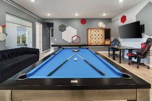 Loft w/ Pool Table, Shuffleboard & Xbox