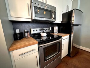 Discover the joy of cooking in the well-equipped cooking area