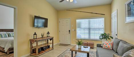 Palatka Vacation Rental | 1BR | 1BA | 1 Step to Enter | 900 Sq Ft