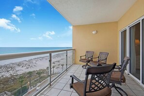 GULF VIEWS! Balcony seating for 4!