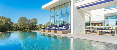 Stunning Aroeira Villa | 5 bedrooms | Villa Monte Manso | Modern Design & Stunning Views | Sesimbra