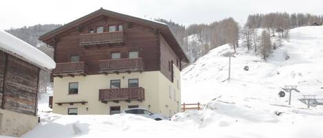 Extérieur maison de vacances [hiver]