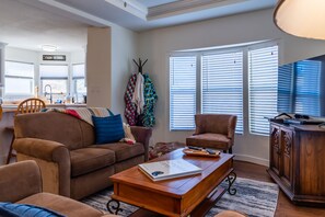Living Area - Comfy Living Area with Flatscreen TV