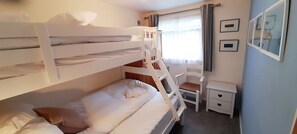 Leafy Corner Chalet. Bedroom 1