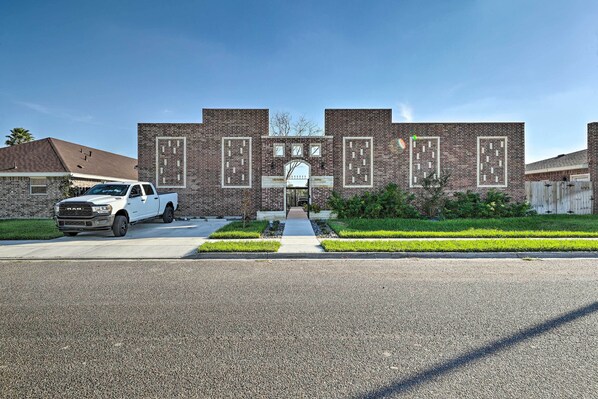 Edinburg Vacation Rental | 1BR | 1BA | 600 Sq Ft | 1 Step To Access
