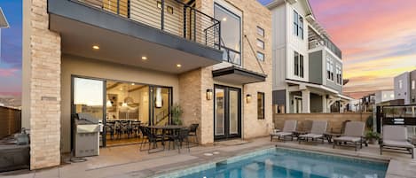 Backyard Private Pool