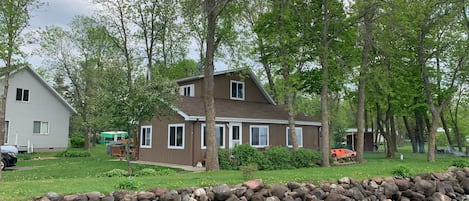 Large property for family gatherings, 350ft lakefront with sandy bottom