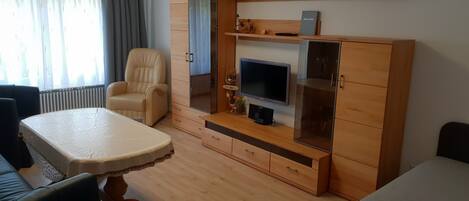 Ferienwohnung "Altbau" EG, 60qm, 1 Schlafzimmer, 1 Wohn-/Schlafbereich max. 4 Personen