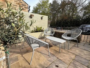 Private and quiet patio.BBQ available.  Great for morning and afternoon sunshine