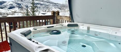 Brand new private hot tub with a stunning view!