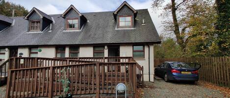 Front view of Ben Lomond Cottage