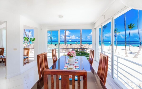 Live right on the beach and listen to the sound of ocean waves - isn't it a dream coming true?
